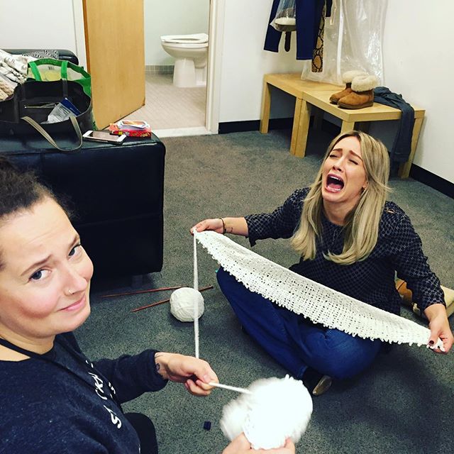 03 november: @cynthiavanis shattering my knitting dreams. #startingover #isuckatknitting had to find an onset hobby @youngertv @tvland
