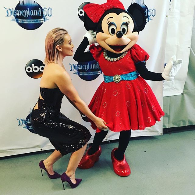 30 januari: Lookin fly Minnie ❤️🐭 tune in February 21st to @abcnetwork for the Disneyland 60th Anniversary special #shareyourears
 30 januari: Lookin fly Minnie ❤️🐭 tune in February 21st to @abcnetwork for the Disneyland 60th Anniversary special #shareyourears