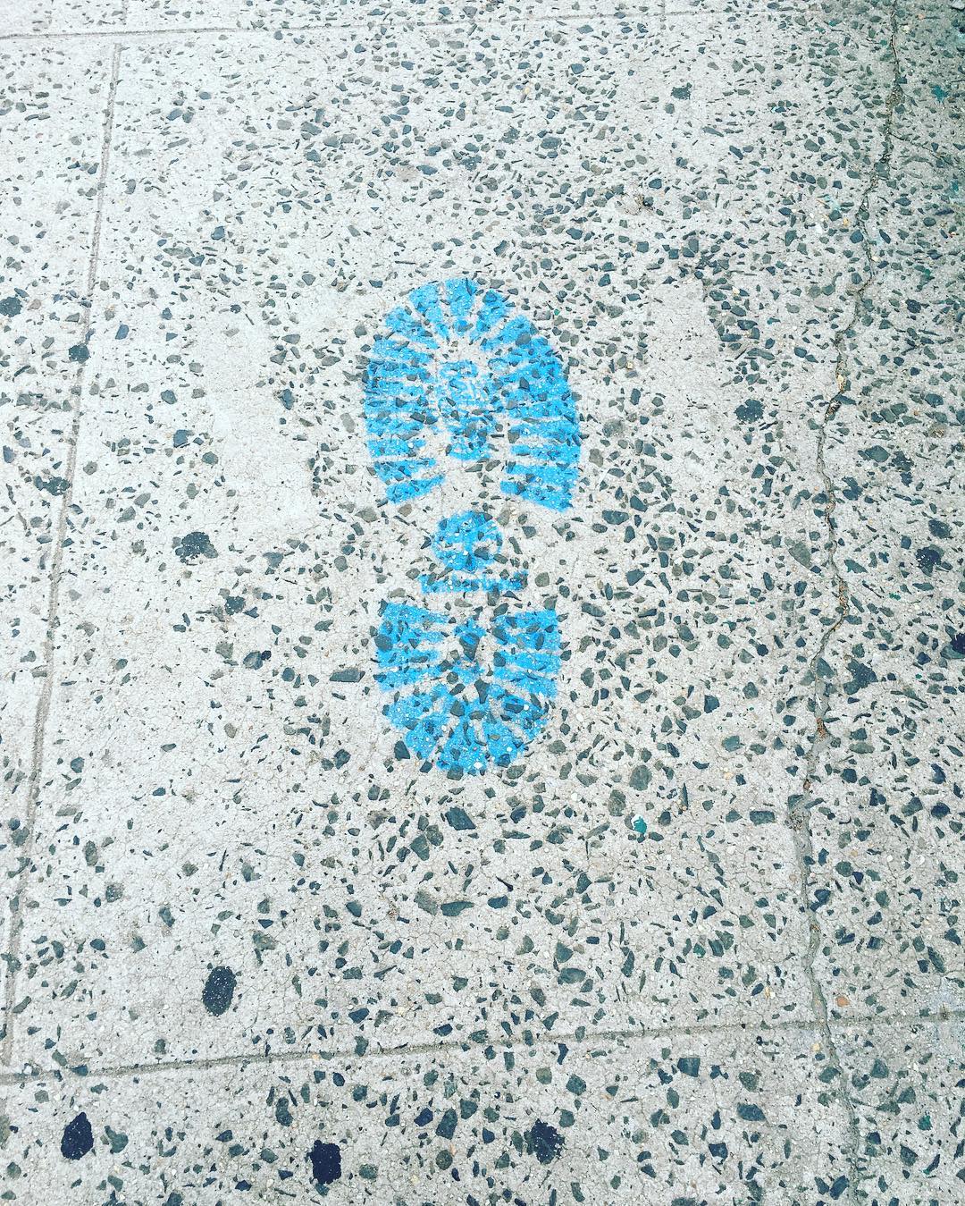14 juli: What is it they say about big feet again?? 🤔
 14 juli: What is it they say about big feet again?? 🤔