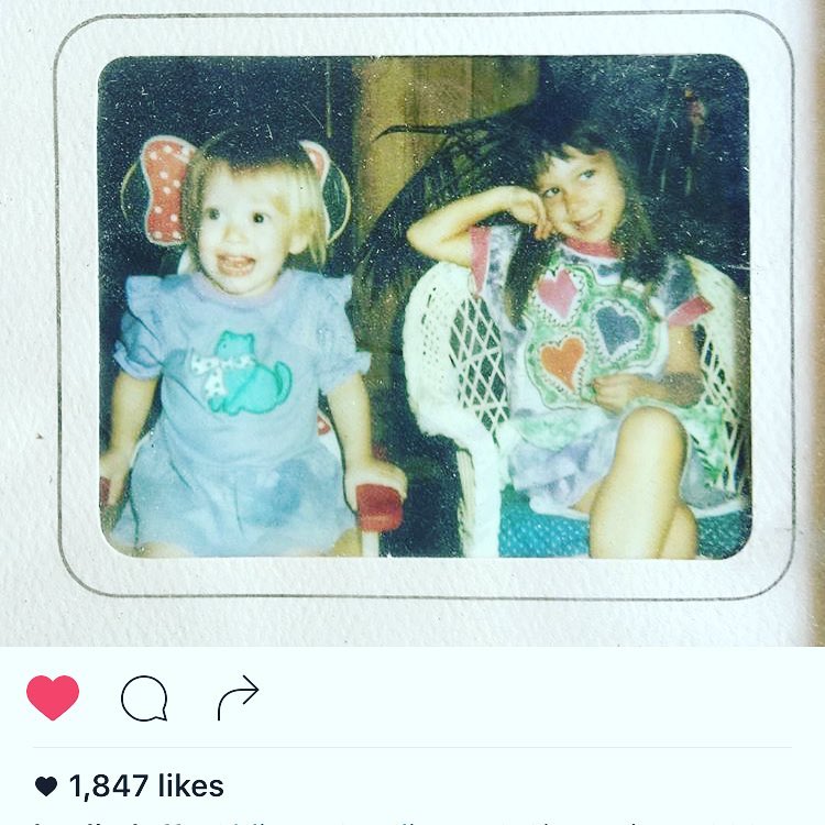 02 augustus:Oh man! @haylieduff posted this pic today! #sisters ❤️ #thanksforgivingmetheboycutmom
 02 augustus:Oh man! @haylieduff posted this pic today! #sisters ❤️ #thanksforgivingmetheboycutmom