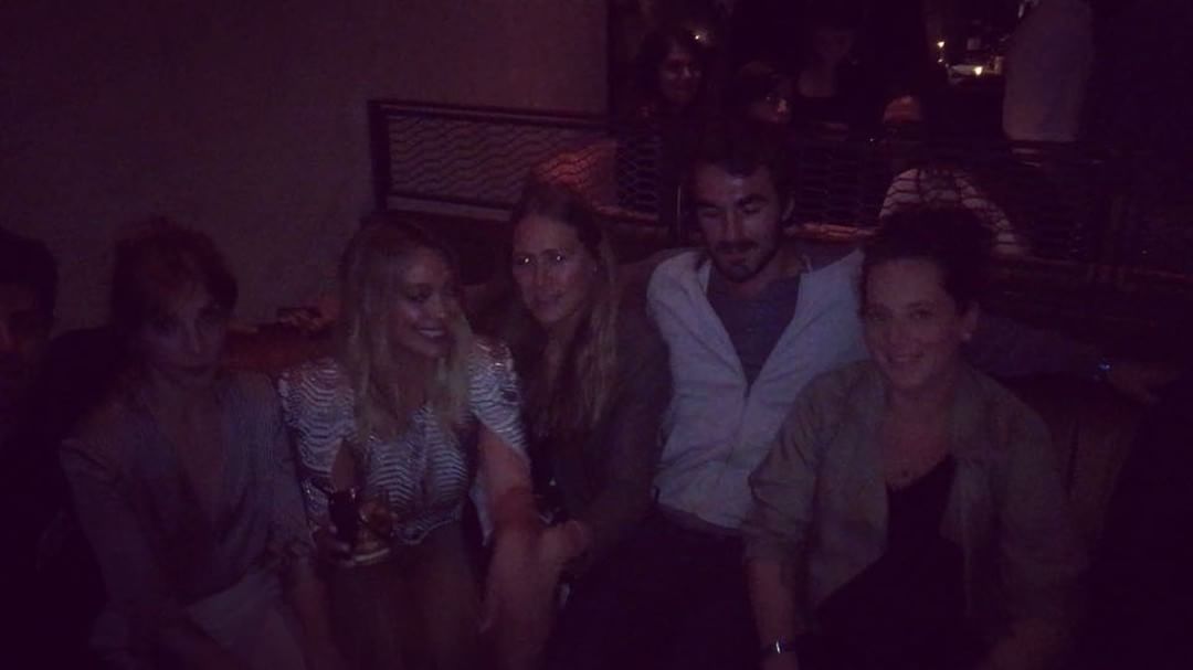 28 september: Schooch a hooch @bollymernard @mattstarrmattstarr @oliviaivey @jbfresh2 @cynthiavanis @cassady_benson ❤️
