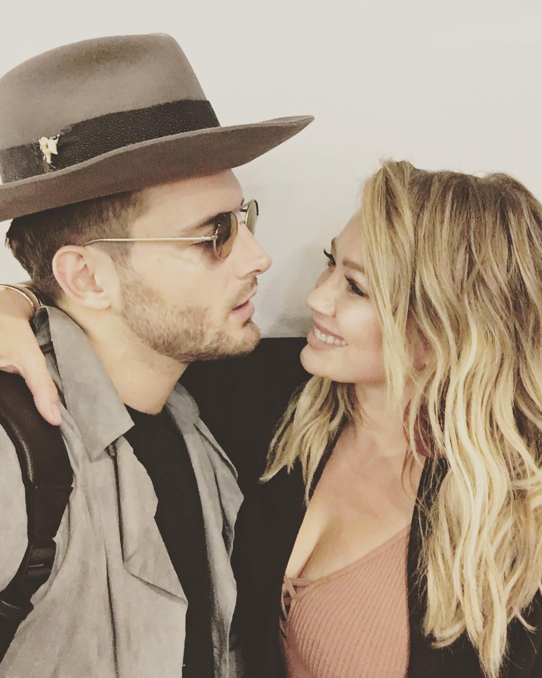 31 oktober: Lucky to know this gem! I seriously love talking to you #ewpopfest @nicotortorella #thelovebomb and loved our audience❤️🔮
