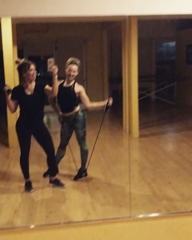 29 november: A little @aktinmotion in CALI ❤️ @tucker_alissa kicked my ass! Feels good to be back
