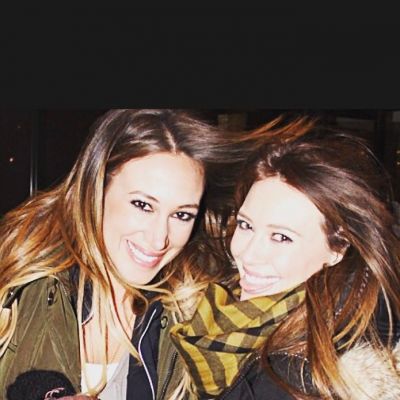 10 april: A super flash back of @haylieduff and I lookin like twins. #nationalsiblingday ❤️👯
