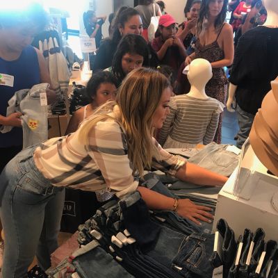 08 september: Had the best time yesterday hosting @Baby2Baby's Back2School event at @TheGroveLA.  We got to spend the afternoon with the the amazing Baby2Baby kids and send them home with new clothes from @GAP plus so many basic essentials and backpacks filled with school supplies for the new school year. ❤️

