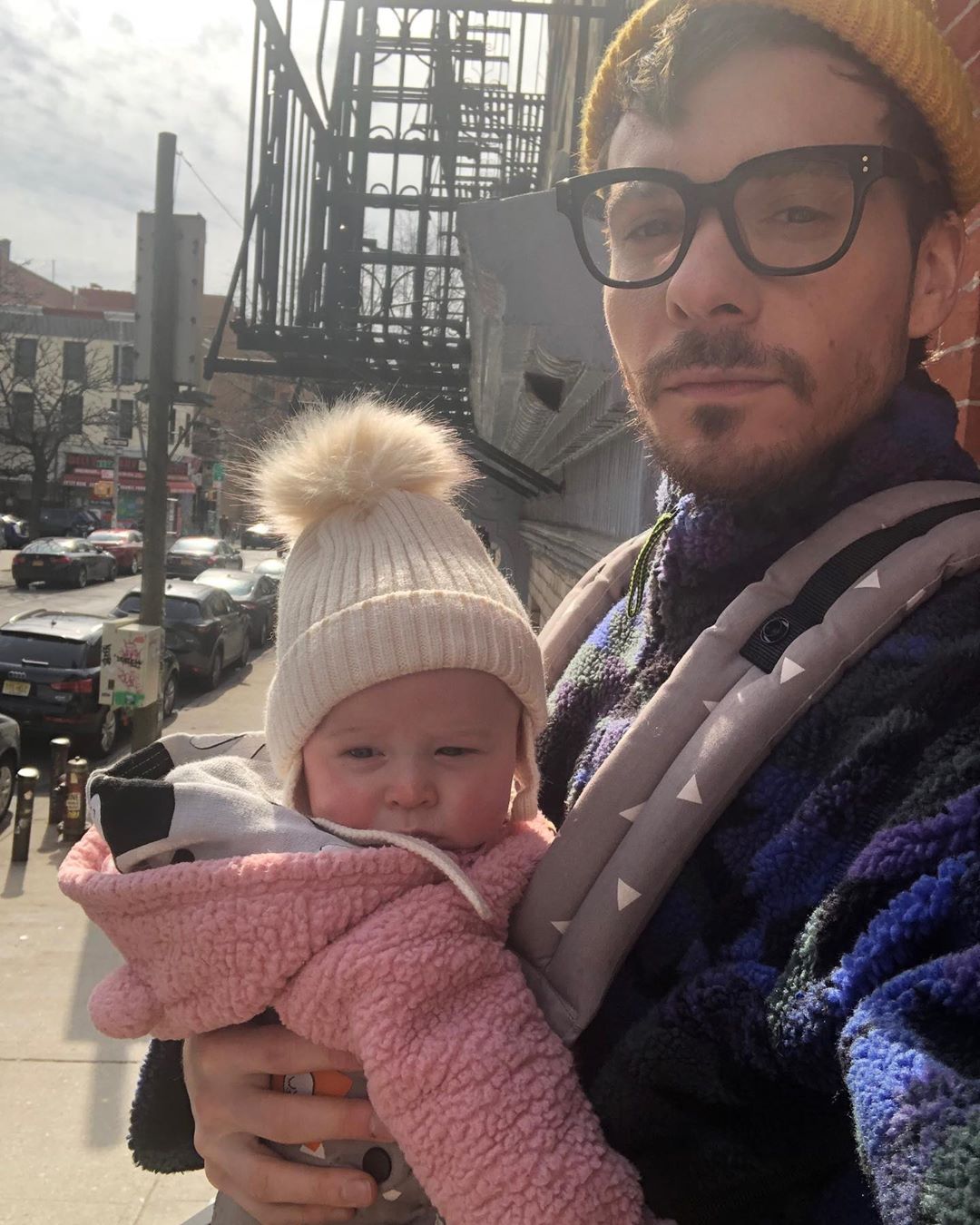 02 juni:Babe remember when we had a baby and didn’t sleep for 3 1/2 months. I could only survive that with you! You make everyday the funniest, comfiest adventure! My best friend...I love you beyond. Happy birthday! 35! Feel alive! 😘
