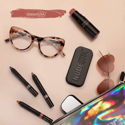 11 december: It’s time for a @nudestix & @glassesusa GIVEAWAY!!! ⭐️ Now is your chance to win @glassesusa #musexhilaryduff frames & my @nudestix Daydreamer Kit!
Here’s how...
Comment below ⬇️⬇️⬇️ with the emojis that best represent your excitement right now & we will pick 3 random winners. This is how I feel: 🤸🏼‍♀️ 🔥 🍾
Contest Ends on Dec. 11th | USA + Canada entries only | 3 winners will be DM’ed on Dec. 12th! Good luck!!!
