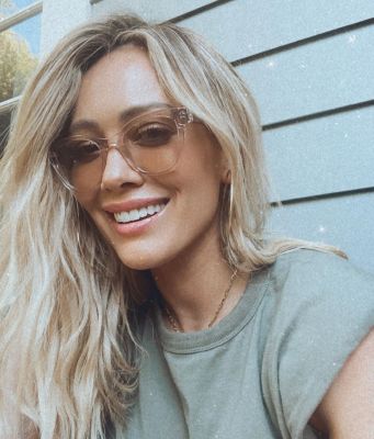05 augsutus: Keeping it tonal with the Gloria 🕶 from my Muse x Hilary Duff collection with @GlassesUSA 😍

#MusexHilaryDuff #GlassesUSA #glassesusapartner
