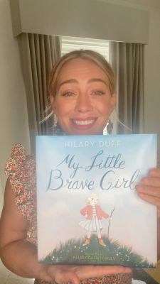 23 september: MY LITTLE BRAVE GIRL

I am so excited to officially announce my very first picture book, MY LITTLE BRAVE GIRL, coming March 23, 2021. I wrote this story to encourage both mothers and daughters to reach higher, dream bigger, and approach the world with their hearts wide open. You can pre-order it right now at the link in my bio. ♥️♥️♥️ thank you @randomhousekids and huge warm hug to @kelseygarrityriley
