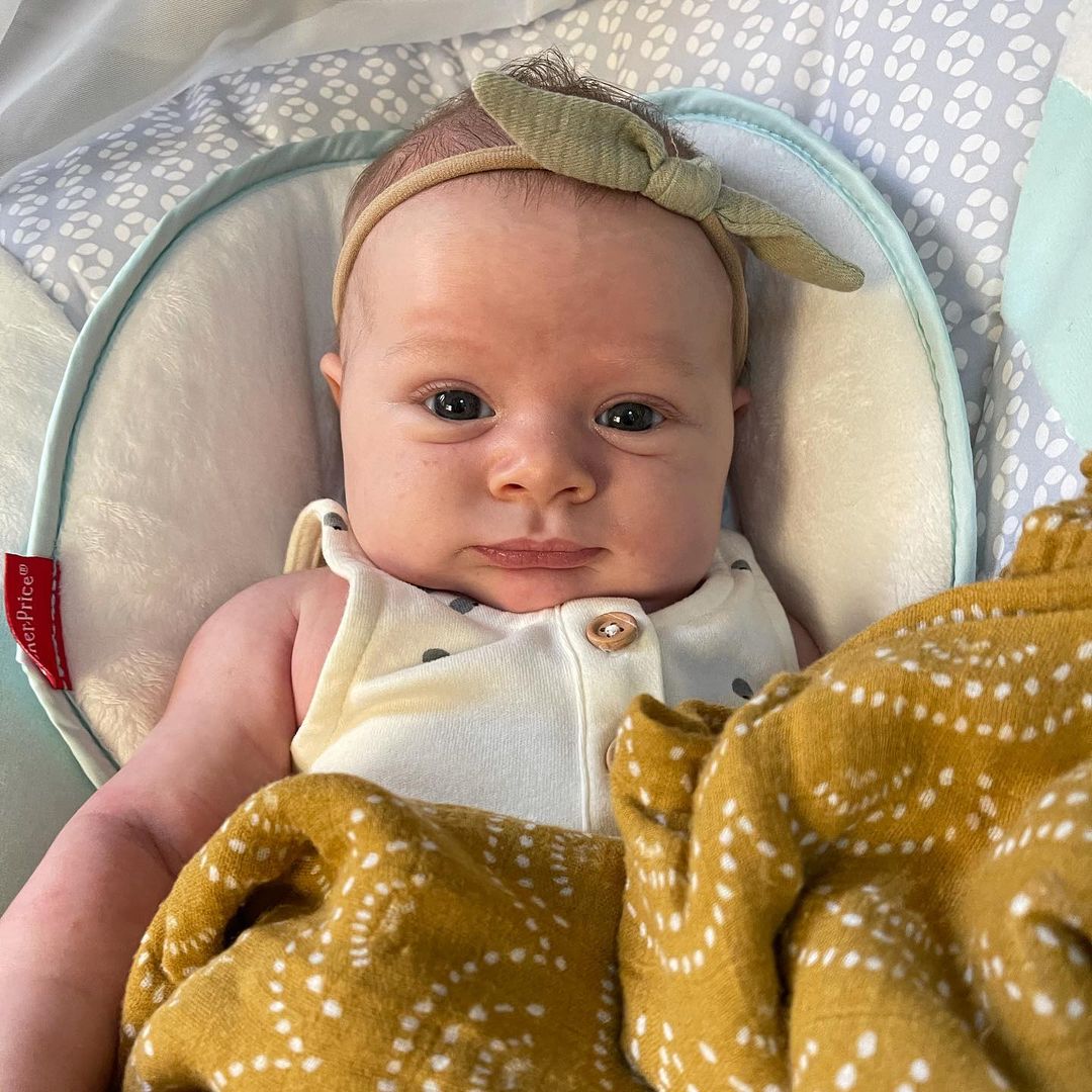 06 mei: Mae James serving that extra dreamy gaze at mama this am
