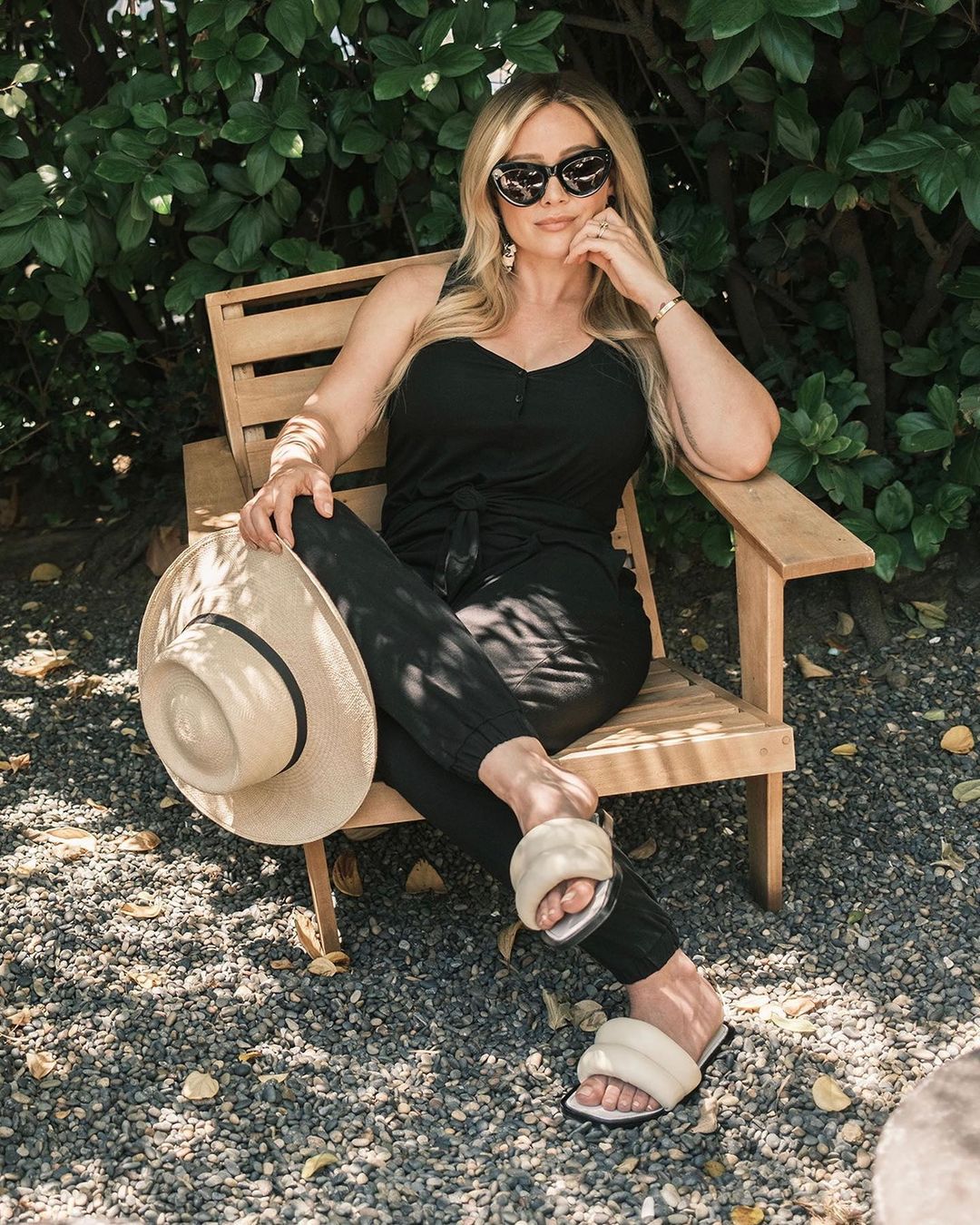 20 mei: Who’s marking their calendars for next Tuesday when this new @smashtess romper drops?!
#STxHD

(Reminder that these rompers are made with sustainable fabric and created locally by an amazing female-founded brand✨)
