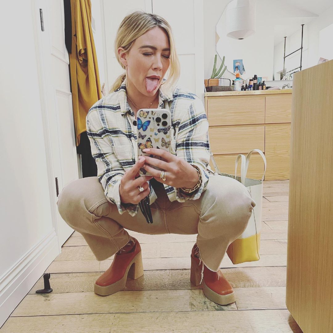 01 juli: That deep squat jean stretch🐻‍❄️
