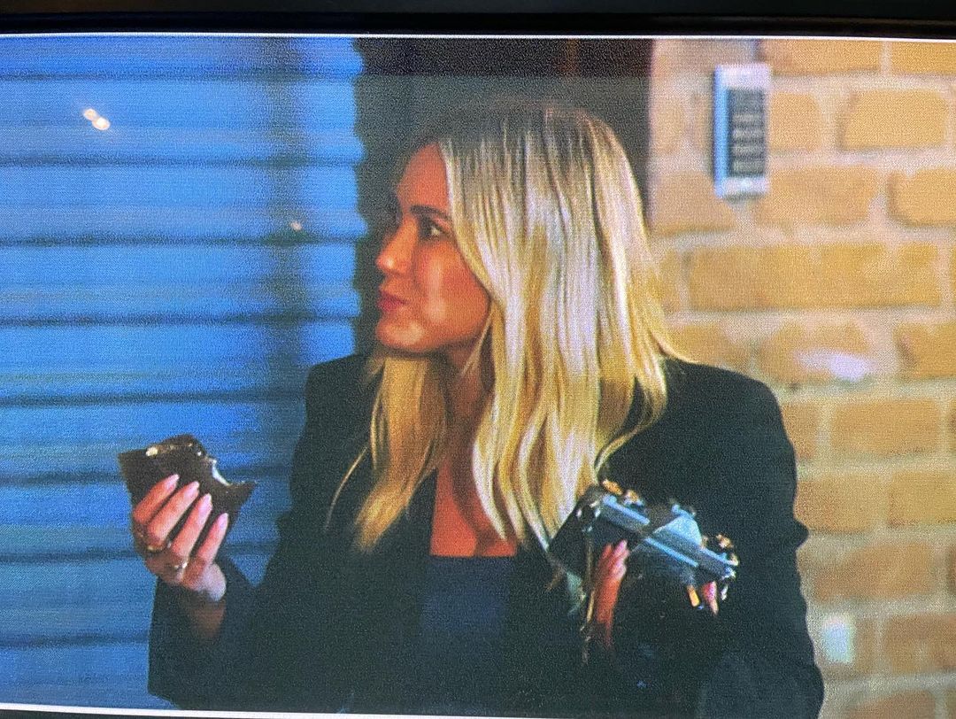 19 november: When the set orders @blackflourcrepes and @kmcclintock told me to get the mushroom cheese and @katiemiddletonmakeupfx catches you inhaling it on camera ….check out those wild crazed eyes #humansenjoyingcrepes
