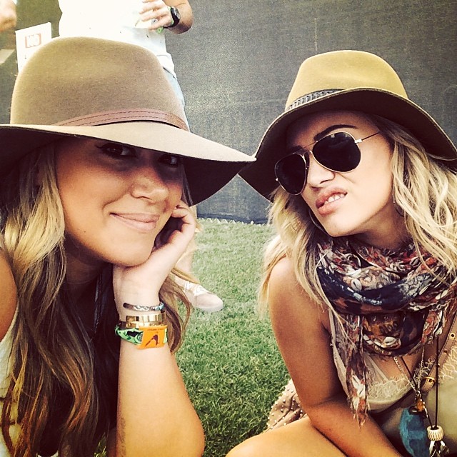 13 april: #coachella Seesters @hilaryduff #grimey
 13 april: #coachella Seesters @hilaryduff #grimey
