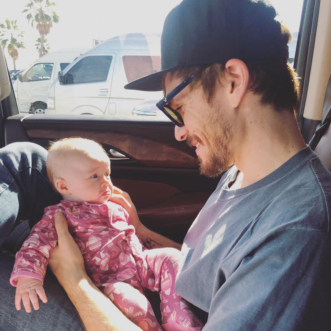 27 december 2018: When I told her I’m her dad.📷: mommy
