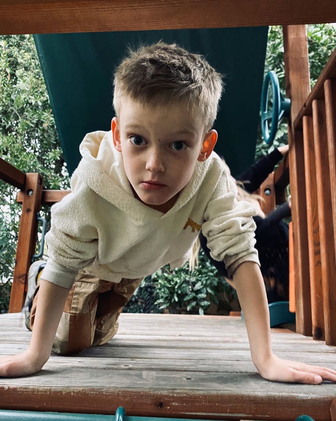 20 maart 2020: It’s this little dude’s 8th birthday today and I couldn’t be more proud + honored to watch him become the little man, son, brother and role model he is. Some of the perspective this kid brings into our world is actually mind blowing. We have each other’s backs so hard and I’ve learned more from him than he’ll ever realize. Thank you Luca, for letting me walk you into school, for walking me down the aisle, reigniting the kid in me, singing my songs with me, looking out for my dairy allergy, teaching me every good iPad game, watching Frozen with your sister every morning, letting mom think you break things when I really do, and for just simply being you. We’ll always, always be the “sweet team”. Can’t wait for you to read this in 15 years when you’re allowed to have an Instagram.
