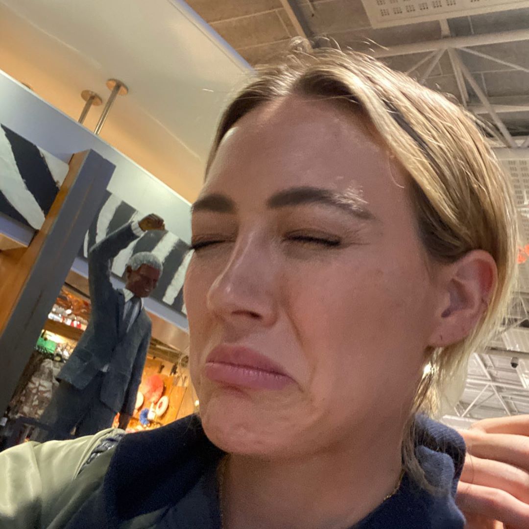 28 maart 2020: One of the best parts of quarantine is finding all the beautiful photos of your wife in your camera roll.
