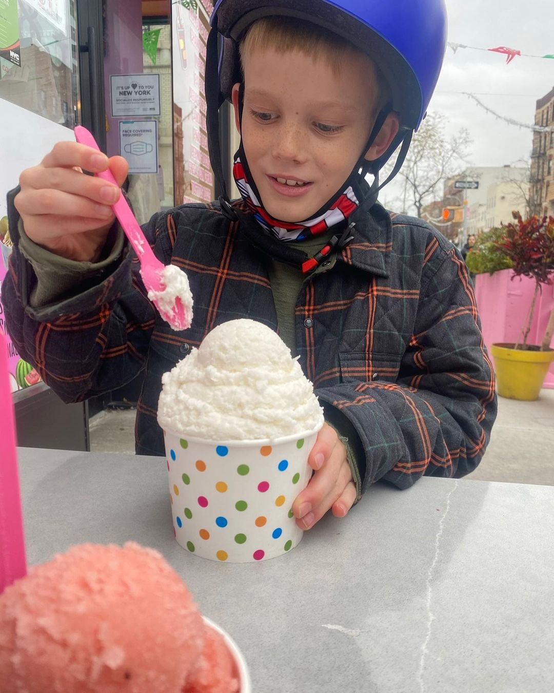 19 maart 2021: It’s my little dude’s 9th birthday tomorrow and he asked me to put Green Day on in the car last week. Old Green Day. Makes me tear up.
