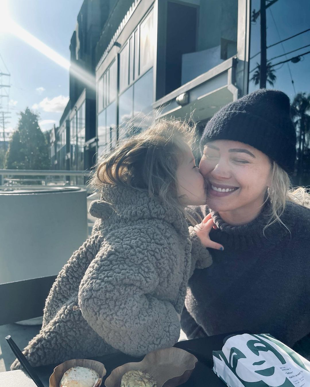 28 april: petition to swap the @starbucks logo to my wife’s face @hilaryduff
