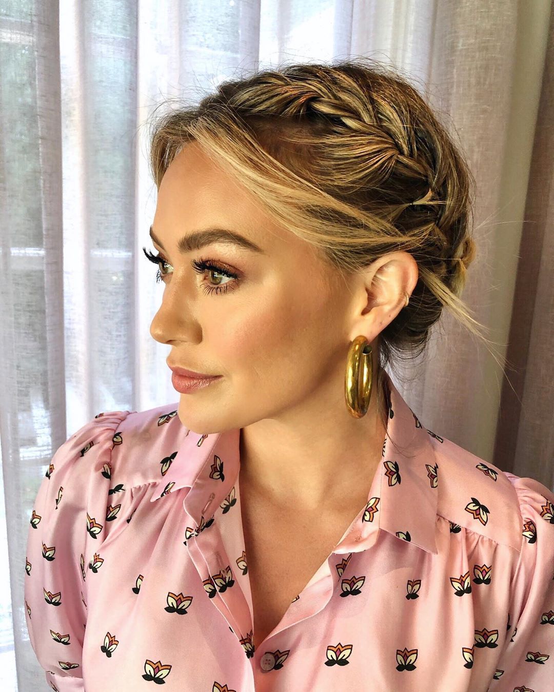 27 november 2019: Perfect rainy day hair! Braided beauty✨@hilaryduff #901girl #NineZeroOne
