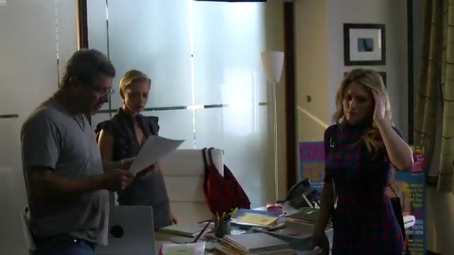 DailyDuff-dot-org_BeautyAndTheBriefcase_BTS00024.jpg DailyDuff-dot-org_BeautyAndTheBriefcase_BTS00024.jpg