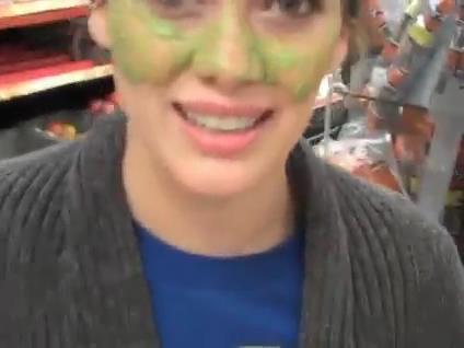 DailyDuff-dot-org_BeautyAndTheBriefcase_BTS00043.jpg DailyDuff-dot-org_BeautyAndTheBriefcase_BTS00043.jpg