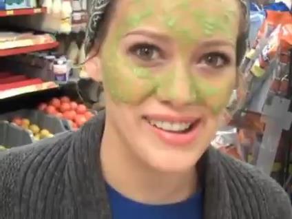 DailyDuff-dot-org_BeautyAndTheBriefcase_BTS00044.jpg DailyDuff-dot-org_BeautyAndTheBriefcase_BTS00044.jpg