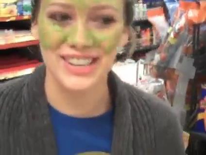 DailyDuff-dot-org_BeautyAndTheBriefcase_BTS00047.jpg DailyDuff-dot-org_BeautyAndTheBriefcase_BTS00047.jpg