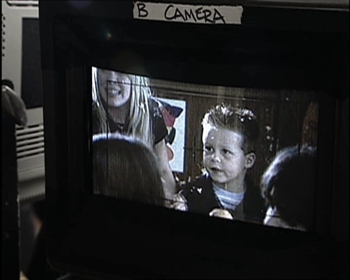 DailyDuff_dot_nl-CheaperByTheDozen-Featurette-CreatingAFictionalFamily0115.jpg DailyDuff_dot_nl-CheaperByTheDozen-Featurette-CreatingAFictionalFamily0115.jpg