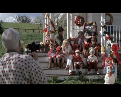 DailyDuff_dot_nl-CheaperByTheDozen-Featurette-CreatingAFictionalFamily0309.jpg