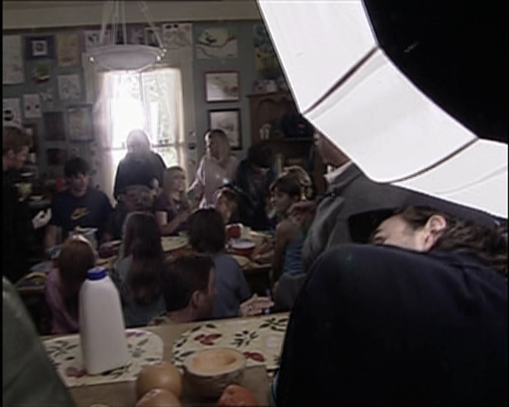 DailyDuff_dot_nl-CheaperByTheDozen-Featurette-FrogsAndEggs0057.jpg DailyDuff_dot_nl-CheaperByTheDozen-Featurette-FrogsAndEggs0057.jpg