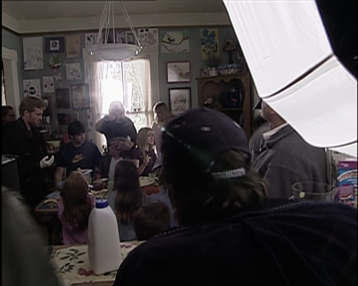 DailyDuff_dot_nl-CheaperByTheDozen-Featurette-FrogsAndEggs0058.jpg DailyDuff_dot_nl-CheaperByTheDozen-Featurette-FrogsAndEggs0058.jpg