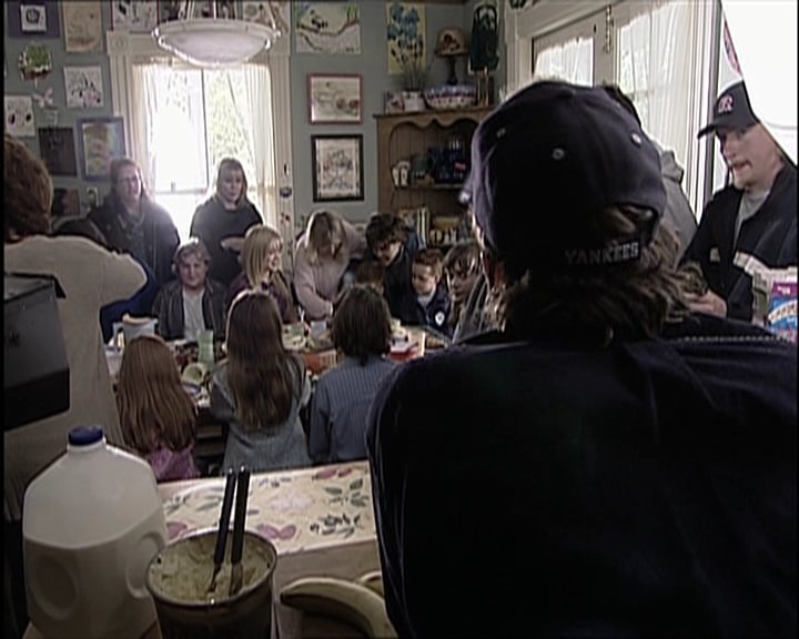 DailyDuff_dot_nl-CheaperByTheDozen-Featurette-FrogsAndEggs0078.jpg DailyDuff_dot_nl-CheaperByTheDozen-Featurette-FrogsAndEggs0078.jpg