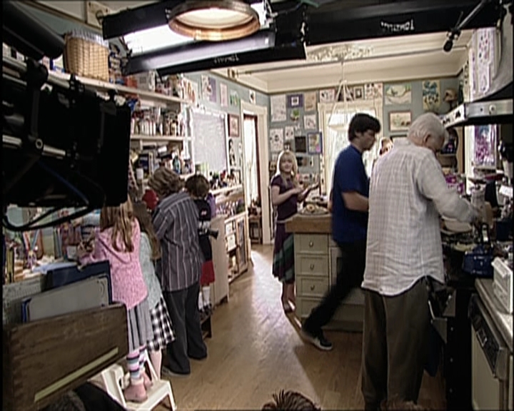 DailyDuff_dot_nl-CheaperByTheDozen-Featurette-FrogsAndEggs0368.jpg