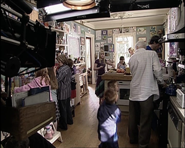 DailyDuff_dot_nl-CheaperByTheDozen-Featurette-FrogsAndEggs0371.jpg DailyDuff_dot_nl-CheaperByTheDozen-Featurette-FrogsAndEggs0371.jpg