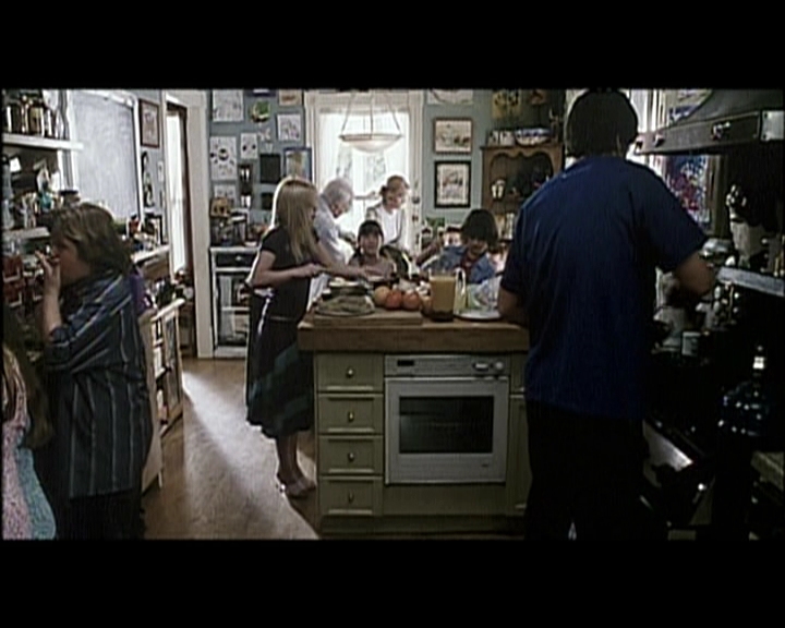 DailyDuff_dot_nl-CheaperByTheDozen-Featurette-FrogsAndEggs0382.jpg DailyDuff_dot_nl-CheaperByTheDozen-Featurette-FrogsAndEggs0382.jpg