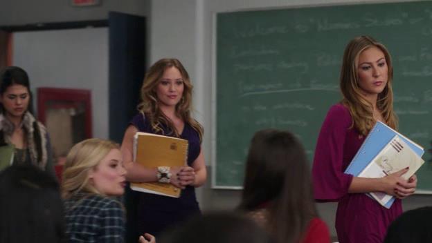 DailyDuff-dot-Org_Community2x07AerodynamicsofGender_Captures00002.jpg DailyDuff-dot-Org_Community2x07AerodynamicsofGender_Captures00002.jpg