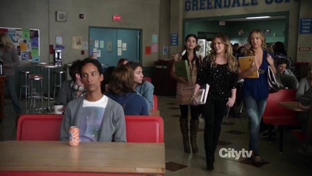 DailyDuff-dot-Org_Community2x07AerodynamicsofGender_Captures00081.jpg