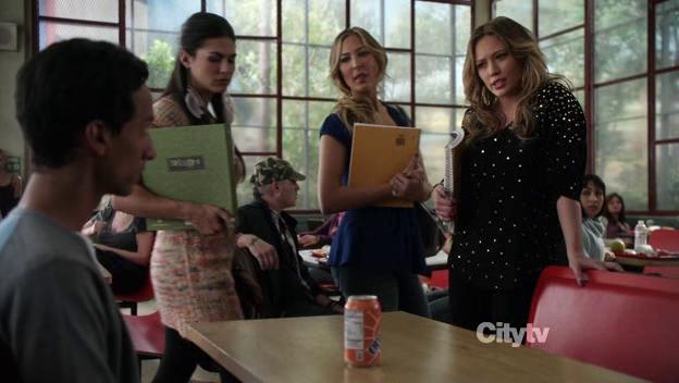 DailyDuff-dot-Org_Community2x07AerodynamicsofGender_Captures00084.jpg DailyDuff-dot-Org_Community2x07AerodynamicsofGender_Captures00084.jpg