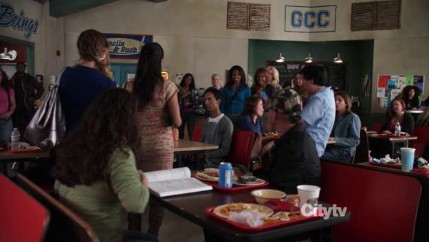 DailyDuff-dot-Org_Community2x07AerodynamicsofGender_Captures00116.jpg