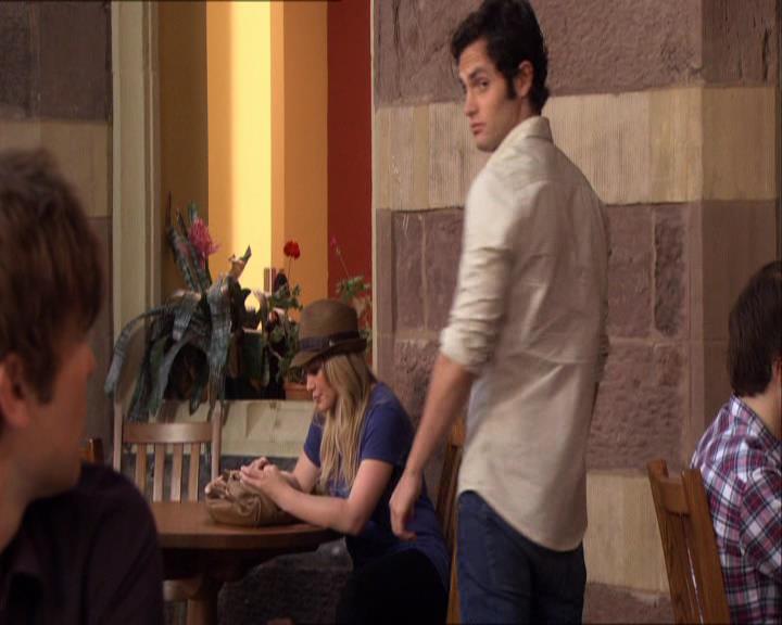 GossipGirlFan_dot_nl-3x04DanTheFleurette0793.jpg GossipGirlFan_dot_nl-3x04DanTheFleurette0793.jpg