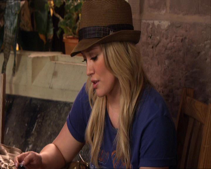 GossipGirlFan_dot_nl-3x04DanTheFleurette0815.jpg GossipGirlFan_dot_nl-3x04DanTheFleurette0815.jpg