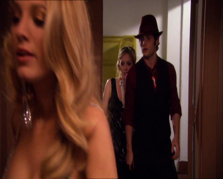 GossipGirlFan_dot_nl-3x07HowToSucceedInBassness1984.jpg
