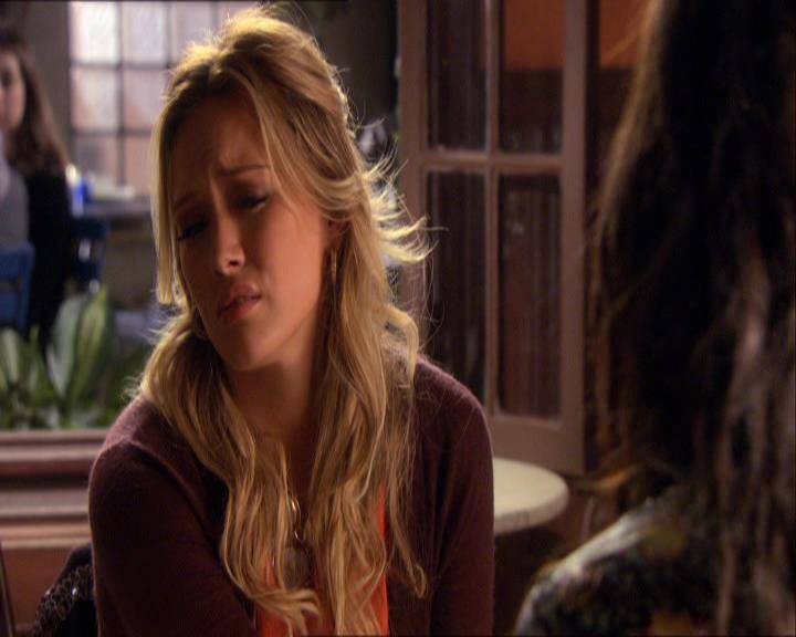 GossipGirlFan_dot_nl-3x09TheyShootHumphreyDontThey0225.jpg
