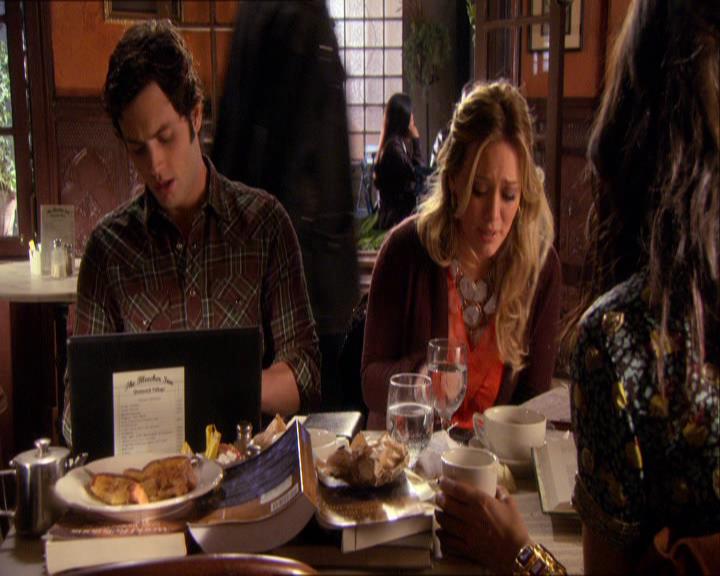 GossipGirlFan_dot_nl-3x09TheyShootHumphreyDontThey0251.jpg
