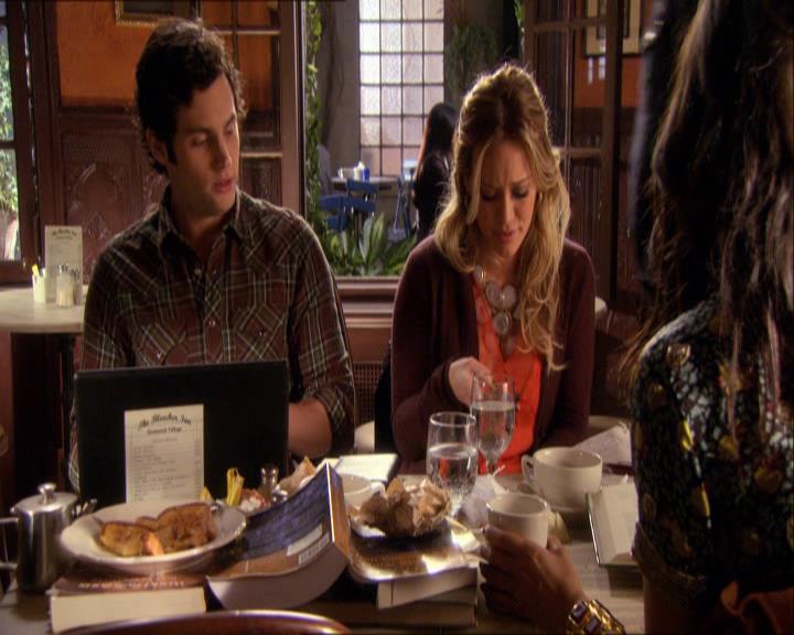 GossipGirlFan_dot_nl-3x09TheyShootHumphreyDontThey0252.jpg GossipGirlFan_dot_nl-3x09TheyShootHumphreyDontThey0252.jpg