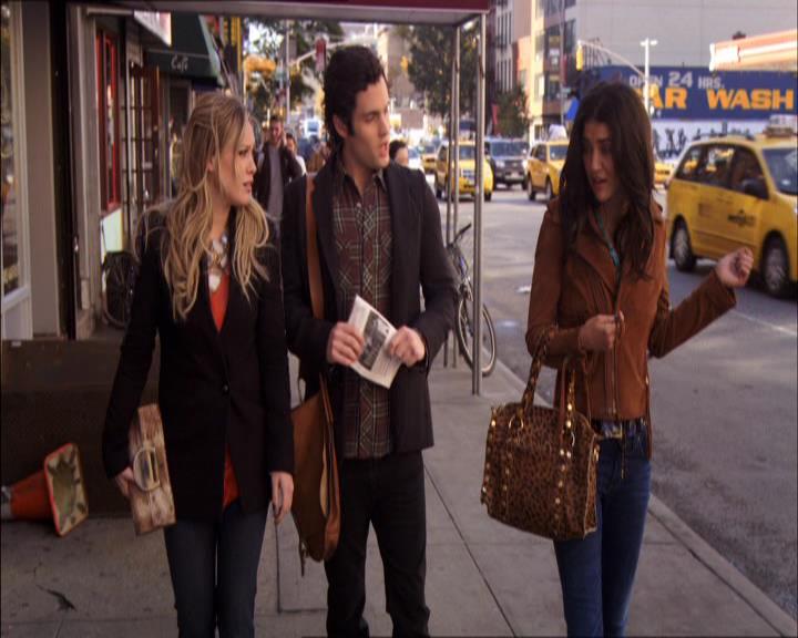 GossipGirlFan_dot_nl-3x09TheyShootHumphreyDontThey0411.jpg