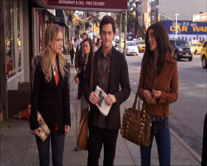 GossipGirlFan_dot_nl-3x09TheyShootHumphreyDontThey0413.jpg