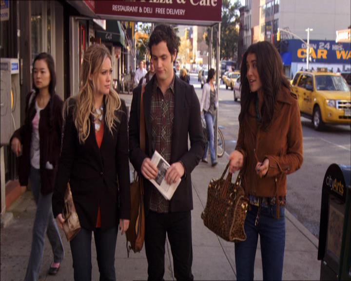 GossipGirlFan_dot_nl-3x09TheyShootHumphreyDontThey0414.jpg