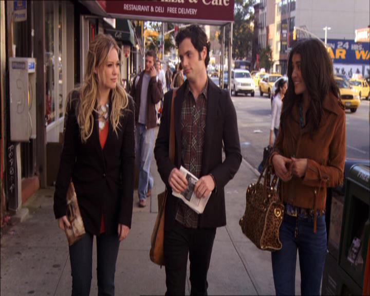 GossipGirlFan_dot_nl-3x09TheyShootHumphreyDontThey0415.jpg